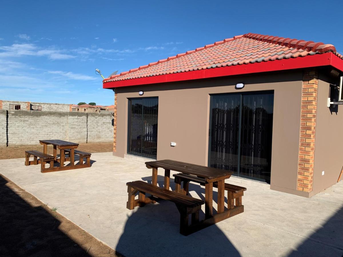 Elephant House, 2 Bedroom House, Next To Pilanesberg And Sun City Mogwase Екстер'єр фото